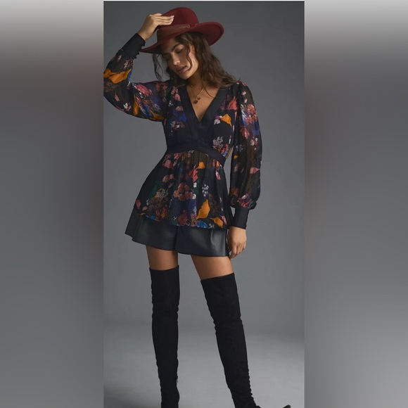 Maeve Open-Back Tunic - Picture 5 of 6